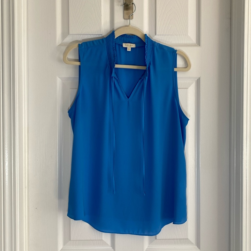 Laura Women's Sleeveless sky blue blouse size 12 Petites Like New